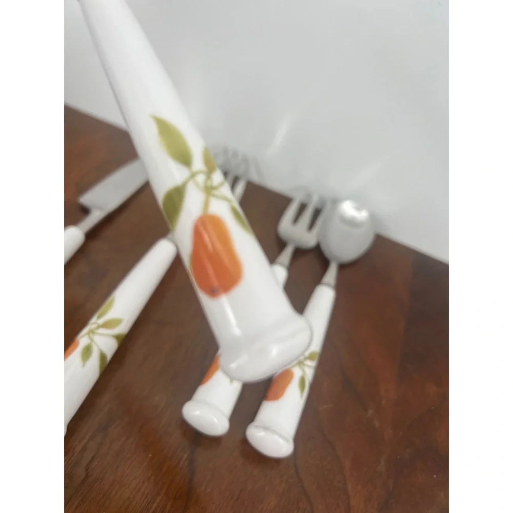 Noritake Flatware Set Stainless Ceramic Berries 'N Such Edition White 10pc Rero